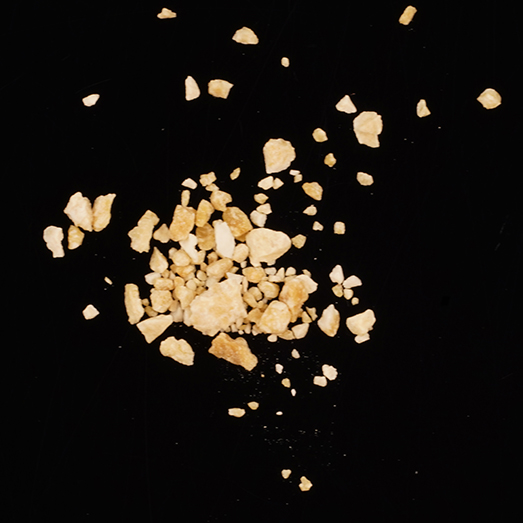 Amphetamin und Koffein, verunreinigt mit unlöslichen Bestandteilen, erworben als MDMA, 21.07.2025 (Berlin)